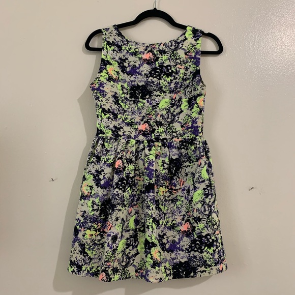 Neon dress for summer - Picture 2 of 2